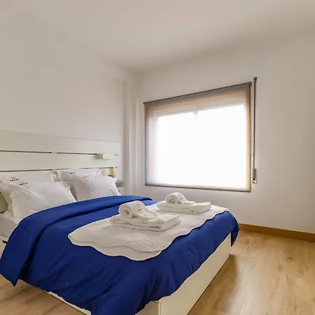 아파트 Flor Do Mar - Spacious With Balcony 빌라프라이라데안코라