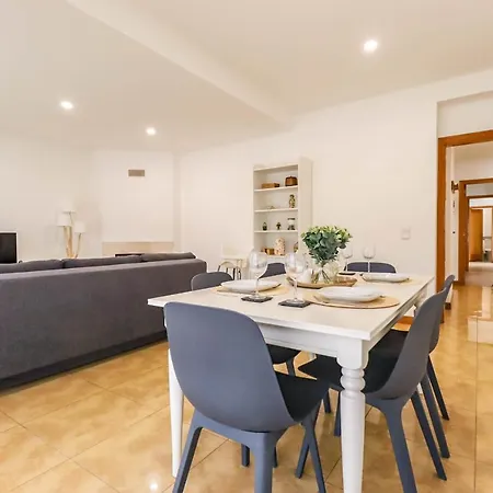 Flor Do Mar - Spacious With Balcony 아파트