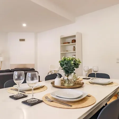 Flor Do Mar - Spacious With Balcony