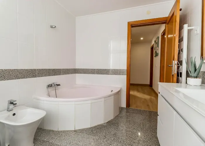 Apartment Flor Do Mar - Spacious With Balcony Vila Praia de Âncora