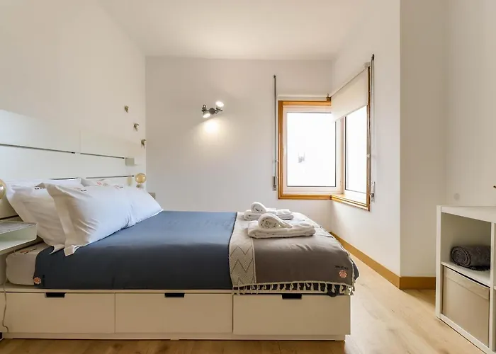 Flor Do Mar - Spacious With Balcony Apartment