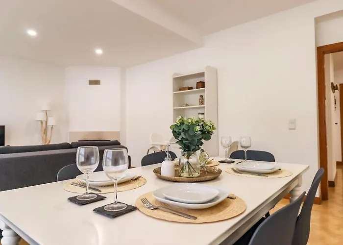 Flor Do Mar - Spacious With Balcony