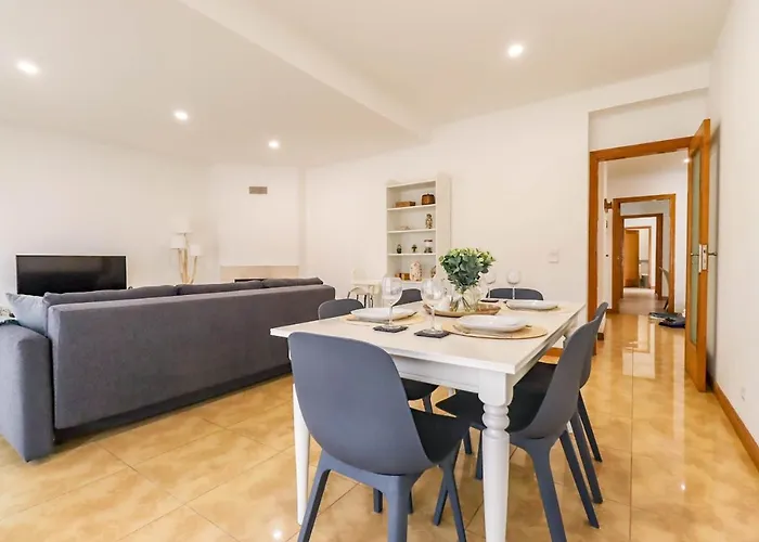 Flor Do Mar - Spacious With Balcony Apartment